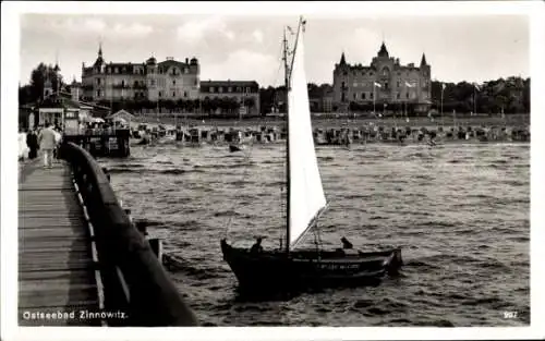 Ak Ostseebad Zinnowitz auf Usedom, Seebrücke, Segelboot, Strand