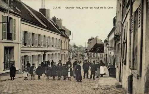 Ak Claye Seine et Marne, Straßenszene mit vielen Passanten in Claye