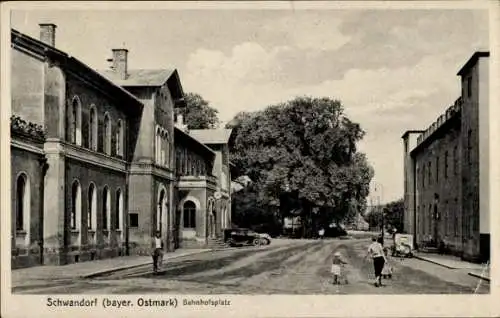 Ak Schwandorf im Oberpfälzer Wald Bayern, Bahnhofsplatz