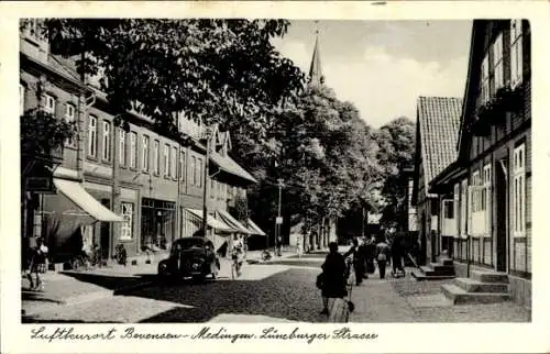 Ak Medingen Bad Bevensen in Niedersachsen, Lüneburger Straße, Passanten