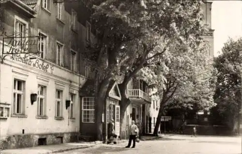 Ak Buckow in der Märkischen Schweiz, HOG Lindenhotel am Markt