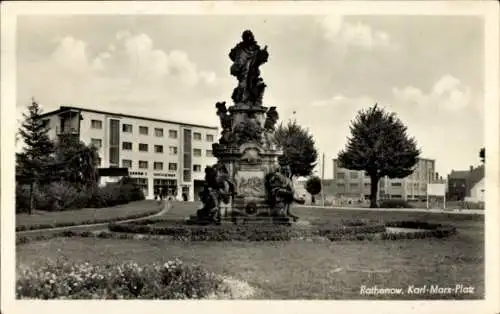 Ak Rathenow im Havelland, Karl Marx Platz, Denkmal