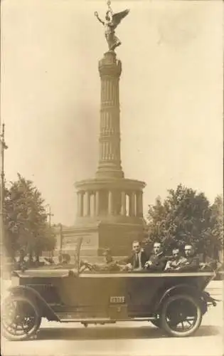 Foto Ak Berlin Tiergarten, Siegessäule, Automobil