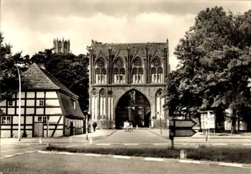 Ak Broda Neubrandenburg in Mecklenburg, Stargarder Tor