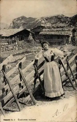 Ak Frau in schweizer Volkstracht, Dirndl