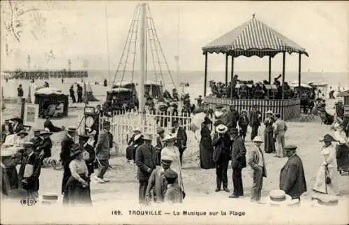 Ak Trouville sur Mer Calvados, La Musique sur la Plage