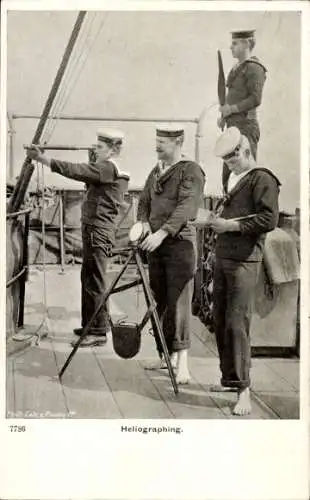 Ak Britisches Kriegsschiff, HMS Renown, Heliographing to the Terrible