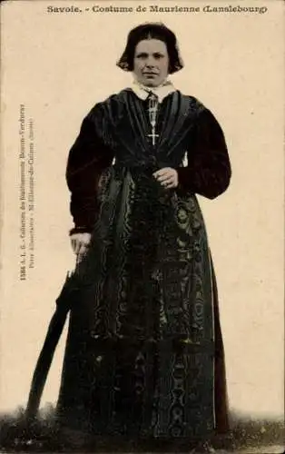 Ak Savoie, Costume de Maurienne, Lanslebourg, Frau in Tracht aus der Auvergne