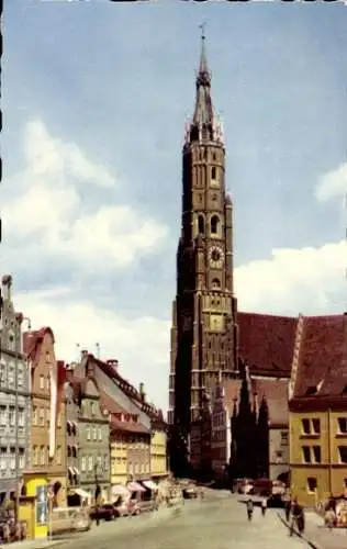 Ak Landshut in Niederbayern, St. Martinskirche vom Dreifaltigkeitsplatz