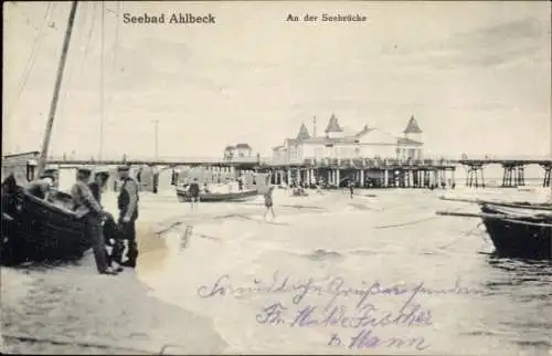 Ak Ostseebad Ahlbeck auf Usedom, An der Seebrücke