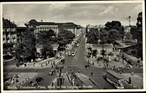 Ak Berlin Tiergarten, Potsdamer Platz, Blick in die Leipziger Straße