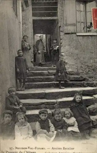 Ak Meudon Val Fleury Hauts de Seine, Ancien Escalier du Pressoir du Château