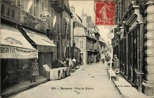 Ak Nevers Nièvre, Rue de Nièvre