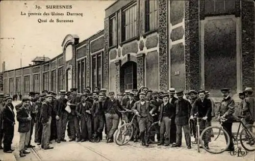 CPA Suresnes Hauts de Seine, La rentrée des usines Darracq, Quai de Suresnes