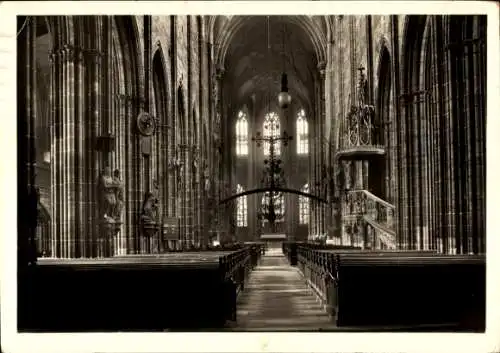 Ak Nürnberg in Mittelfranken, St. Lorenz Kirche, Innenansicht