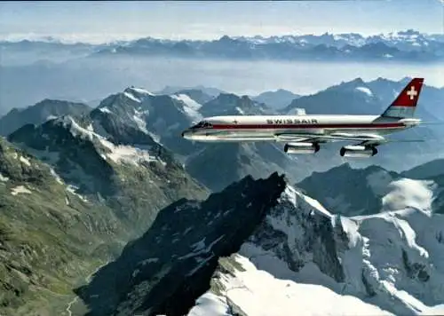 Ak Passagierflugzeug Swissair Coronado, über den Schweizer Alpen, Wallis