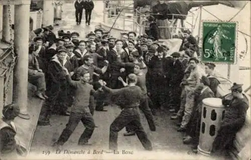 Ak Französisches Kriegsschiff, Dimanche à Bord, La Boxe, Boxkampf, Matrosen