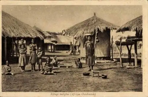 Ak Village indigene, Afrique Occidentale, Dorfbewohner, Strohhütten