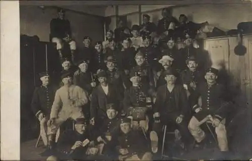 Foto Ak Zwickau in Sachsen, Deutsche Soldaten in Uniformen