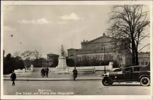 Ak Berlin Tiergarten, Oper am Platz der Republik, Auto