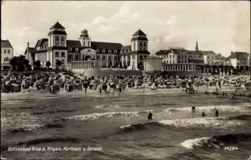 Ak Seebad Binz auf Rügen, Kurhaus, Strand