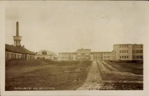 Foto Ak Pardubice Pardubitz Stadt, Krankenhaus