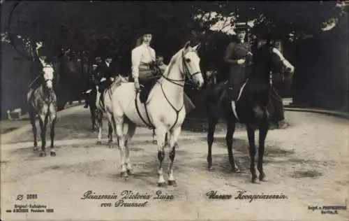 Ak Kronprinzessin Cecilie von Preußen, Prinzessin Victoria Luise von Preußen, Ausritt, Pferde