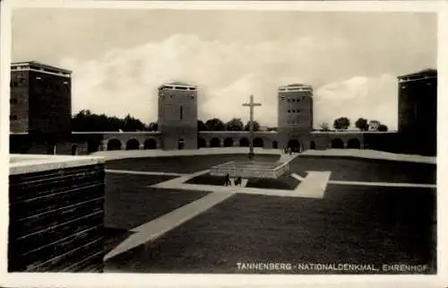 Ak Tannenberg Ostpreußen, Nationaldenkmal, Ehrenhof