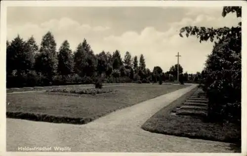 Ak Waplewo Waplitz Ostpreußen, Heldenfriedhof