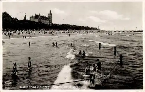 Ak Kołobrzeg Ostseebad Kolberg Pommern, Strand, Sturm