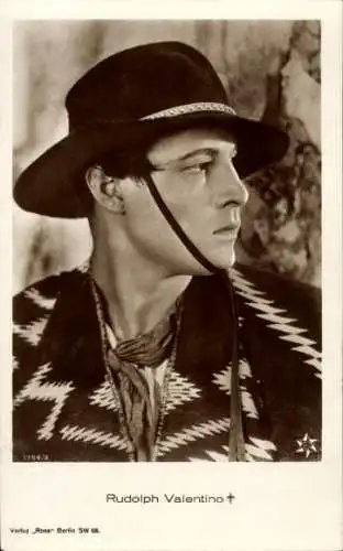 Ak Schauspieler Rudolph Valentino, Portrait, Filmszene