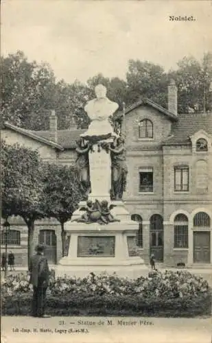 Ak Noisiel Seine-et-Marne, Statue de M. Menier Pere