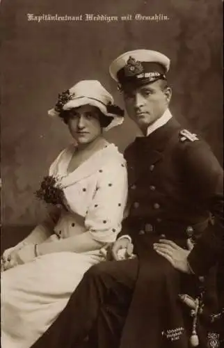 Ak Otto Weddigen, Marineoffizier, Kapitänleutnant, Portrait mit Gemahlin, SM U 9