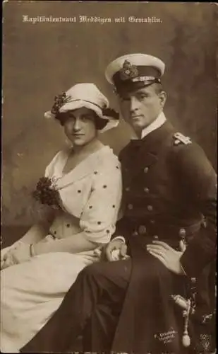 Ak Otto Weddigen, Marineoffizier, Kapitänleutnant, Portrait mit Gemahlin, SM U 9