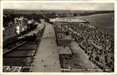 Ak Ostseebad Warnemünde Rostock, Strand vom Leuchtturm aus