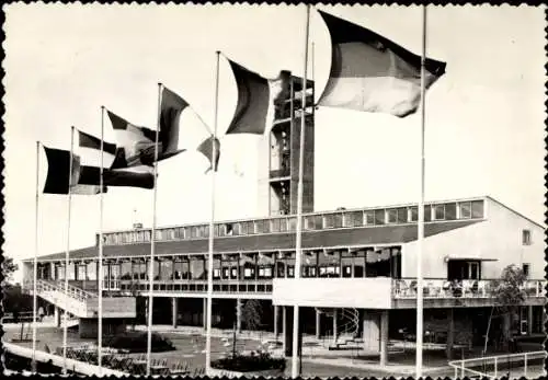 Ak Eupen Wallonien Lüttich, Wesertalsperre, Restaurant mit dem Aussichtsturm, Fahnen