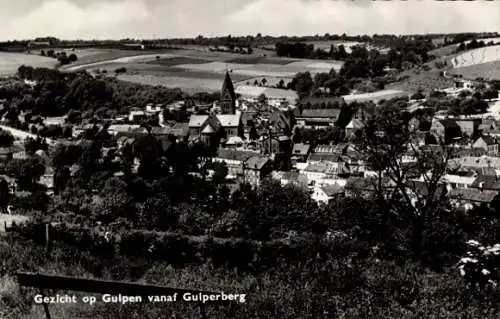 Ak Gulpen Limburg Niederlande,  Kirche, Häuser, Felder