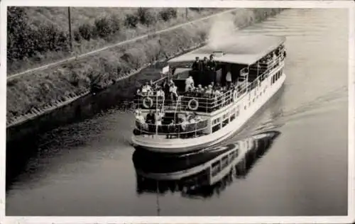 Foto Ak Potsdam, Dampfer, Fahrgäste