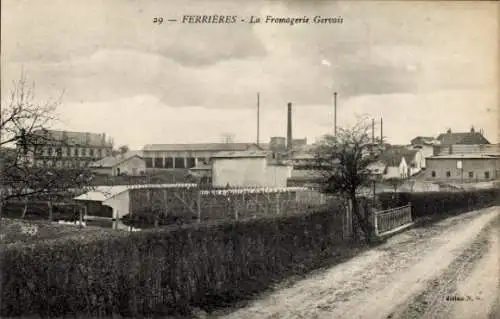 Ak Ferrières Seine et Marne, Fromagerie Gervais