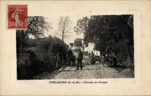 Ak Fublaines Seine et Marne,  ein Dorf in Frankreich. Zu sehen sind: Ein Hund, zwei Männer, ei...