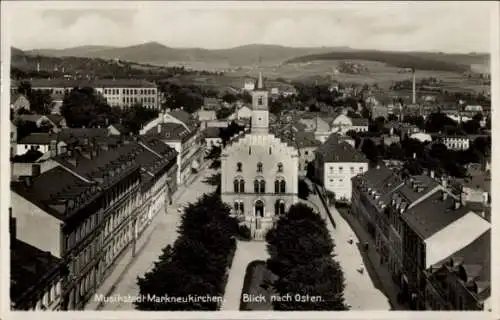 Ak Markneukirchen im Vogtland, Blick nach Osten, Rathaus