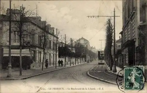 CPA Perreux Val de Marne, Le Boulevard de la Liberté