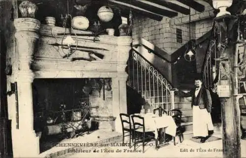 CPA Chennevières sur Marne Val de Marne, interieur de la Écu de France