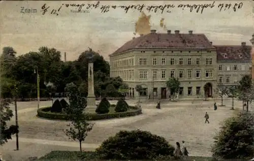 Ak Znojmo Znaim Südmähren, Marktplatz, Denkmal