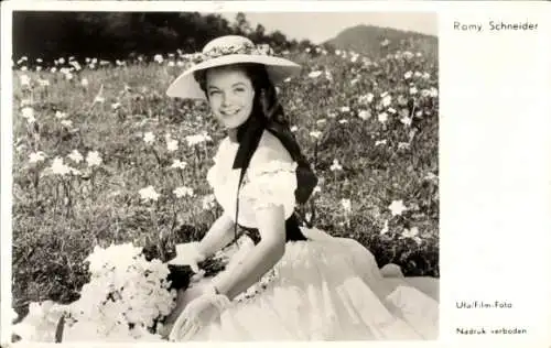 Ak Schauspielerin Romy Schneider, Portrait