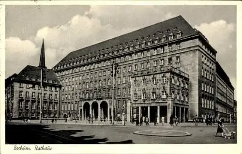 Ak Bochum im Ruhrgebiet, Rathaus, Außenansicht, Passanten