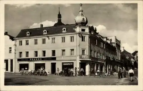 Ak Hrádek nad Nisou Grottau Region Reichenberg, an der Kreuzung, Geschäft Pramen