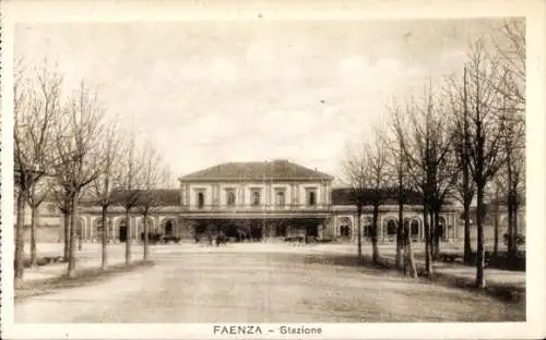 Ak Faenza Emilia Romagna, Bahnhof