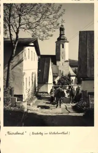 Ak Kirchsteg Wilhelmsthal Schlesien, Ortspartie, Kirche