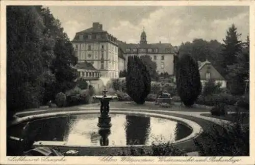 Ak Bad Laasphe in Westfalen, Schloss Wittgenstein, Parkanlage, Vorderansicht, Springbrunnen